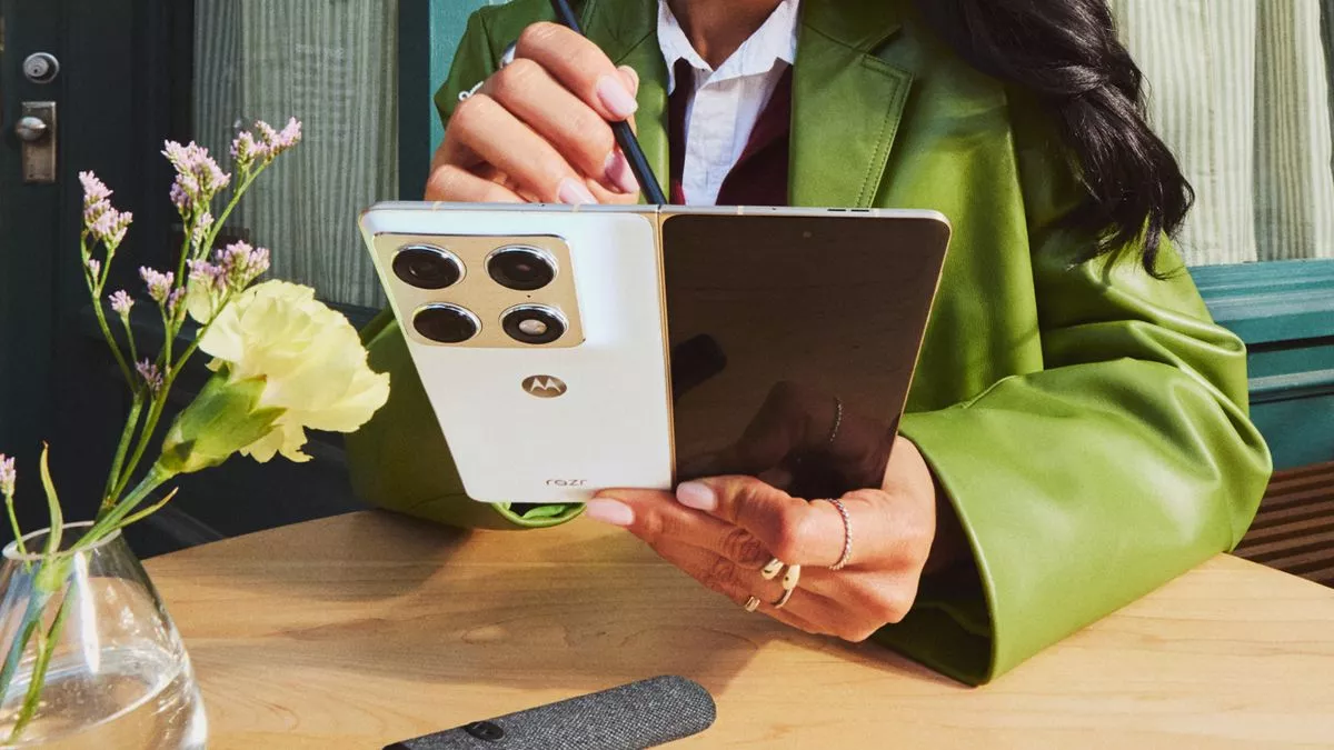 razr fold 6969356be052d
